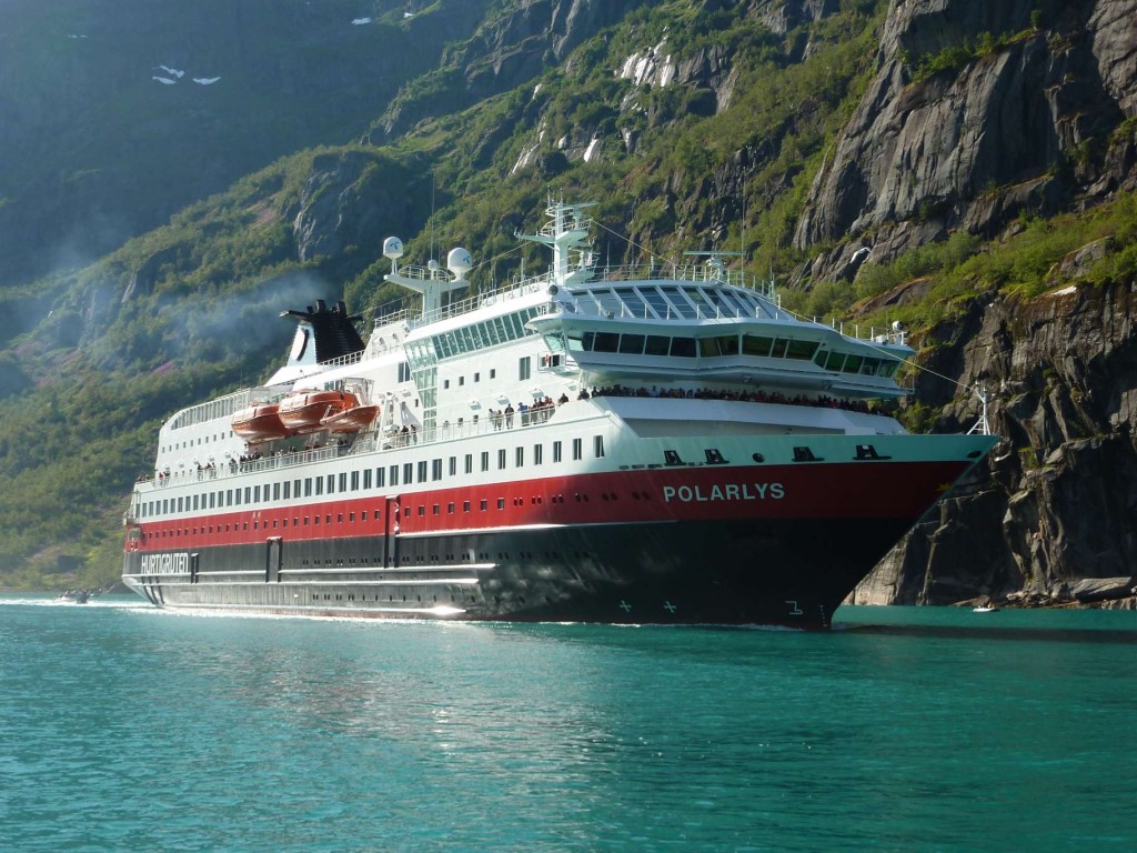 Die MS Polarlys im Trollfjord